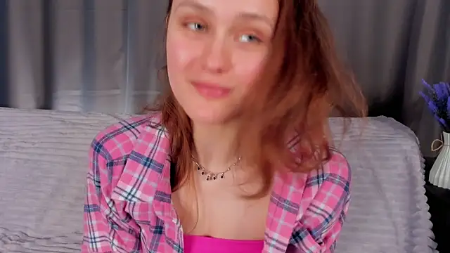 FoxFever's cam snapshot