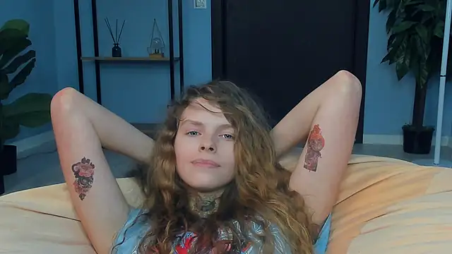 RayaNenlia's cam snapshot