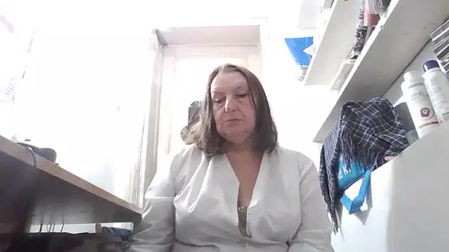 AnnaLive570's cam snapshot