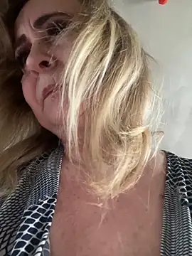 Irina2909@xh's cam snapshot