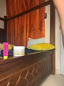 Miss_aerola's cam snapshot