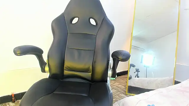 charlotte_dante212's cam snapshot