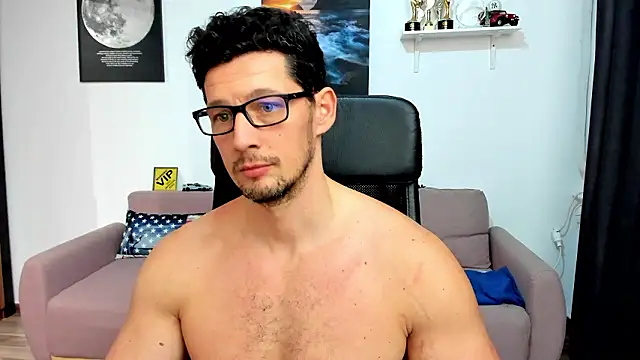 BrutusK08 live sex cam