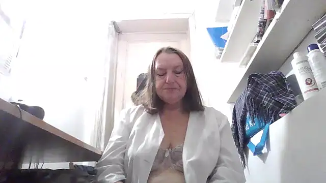 AnnaLive570's cam snapshot