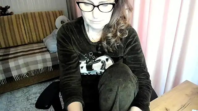 lauraoven's cam snapshot