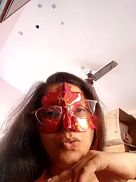 thanusi_2's cam snapshot