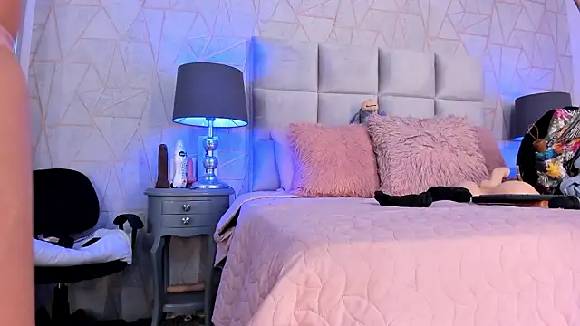 Yara_Bliss_'s cam snapshot