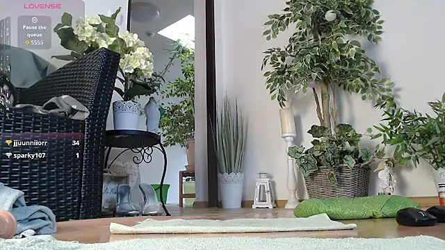 Squirtmania's cam snapshot