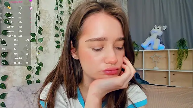 lovelyalivia's cam snapshot