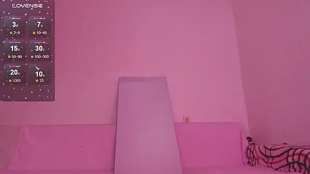 Lil_Foxy9's cam snapshot