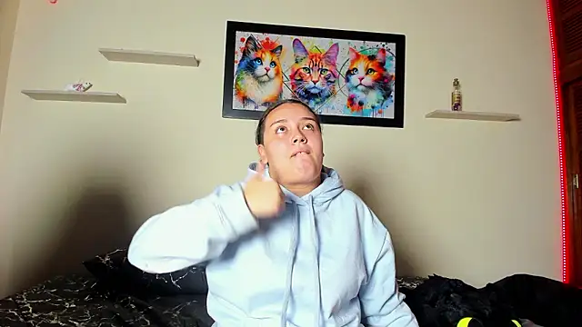 meredit_cris23's cam snapshot