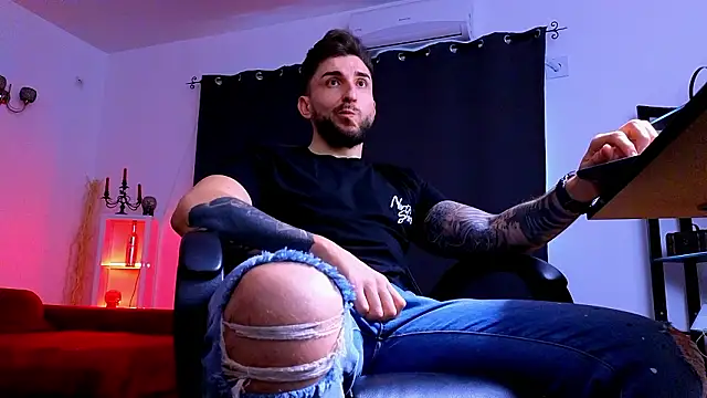 MightyAaron66's cam snapshot