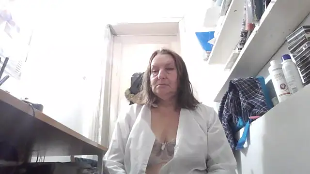 AnnaLive570's cam snapshot