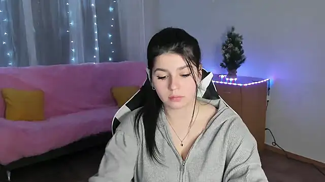 KisaModel's cam snapshot