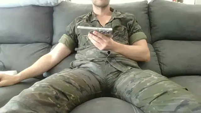 militar_guapo live sex cam