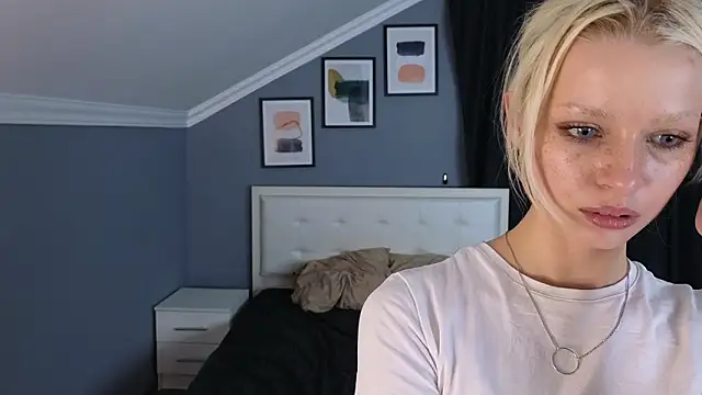 Naomi_Demio's cam snapshot