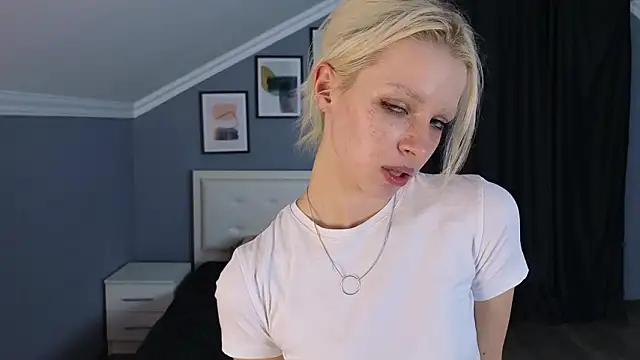 Naomi_Demio's cam snapshot