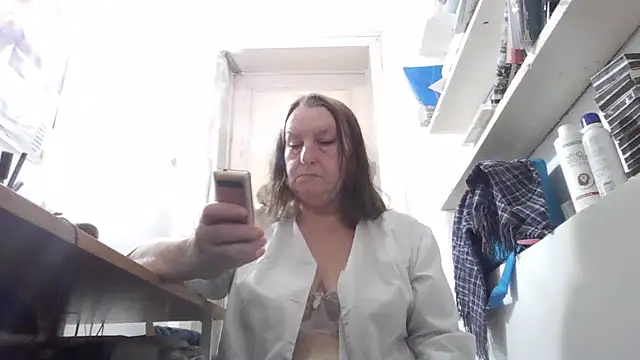 AnnaLive570's cam snapshot