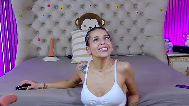 PlayfulShow's cam snapshot