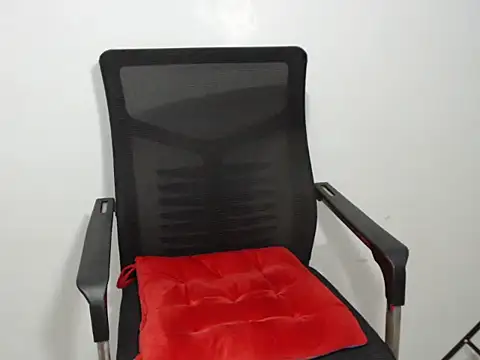 hotty_liana's cam snapshot