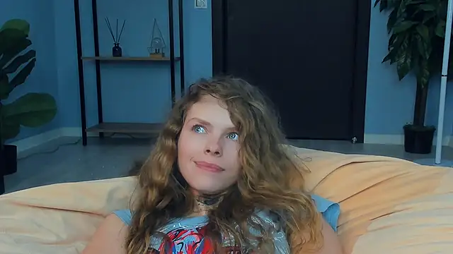 RayaNenlia's cam snapshot