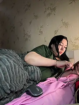 Naughtbaby_2025's cam snapshot