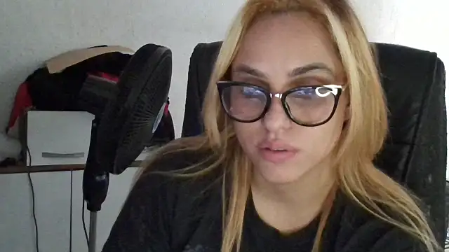 BABYKALLY_'s cam snapshot