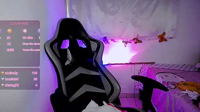 ninatiny's cam snapshot