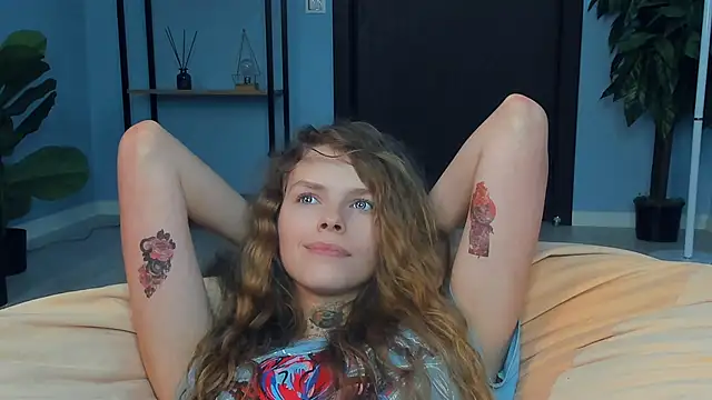 RayaNenlia's cam snapshot