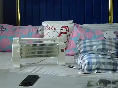 Playroom_queen's cam snapshot