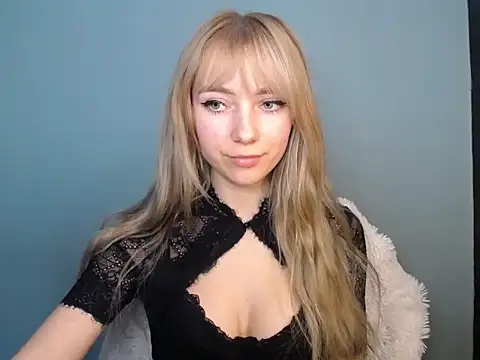 LuciaYoung's cam snapshot