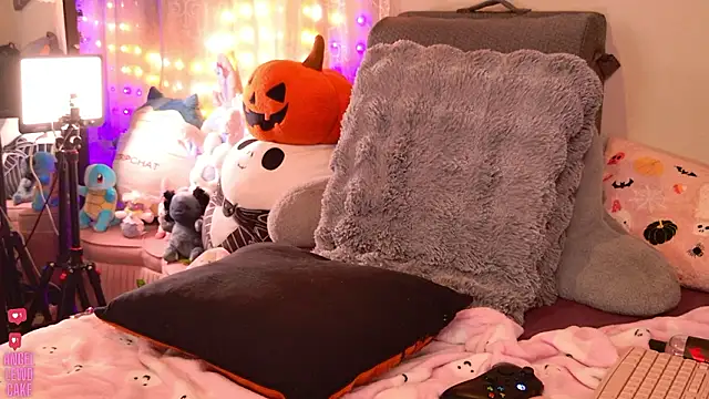 Angel-Lewd-Cake's cam snapshot