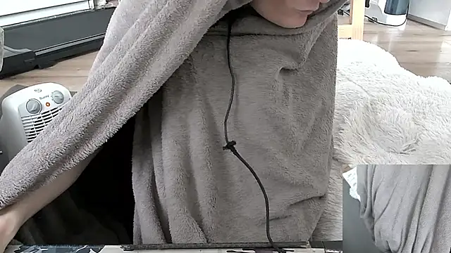 CeriseLapine live sex cam