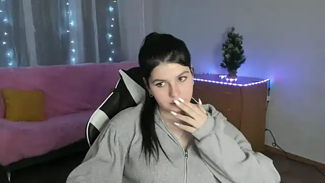 KisaModel's cam snapshot