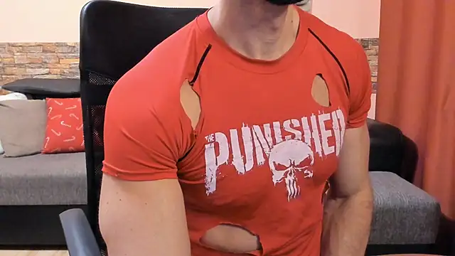 HotHunkTrainer live sex cam