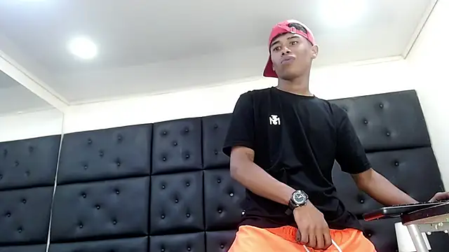 TonnyMarck live sex cam