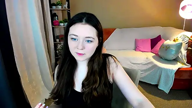 AlluringLookk's cam snapshot