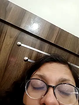 piryasharma005's cam snapshot