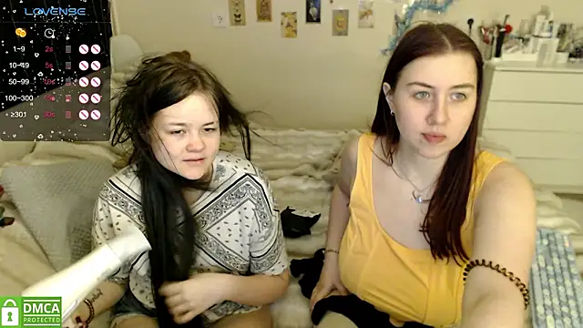 BettyandRich_'s cam snapshot