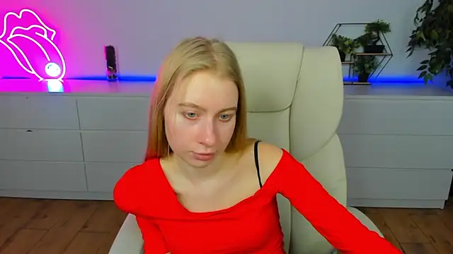 Alina_Blonde's cam snapshot