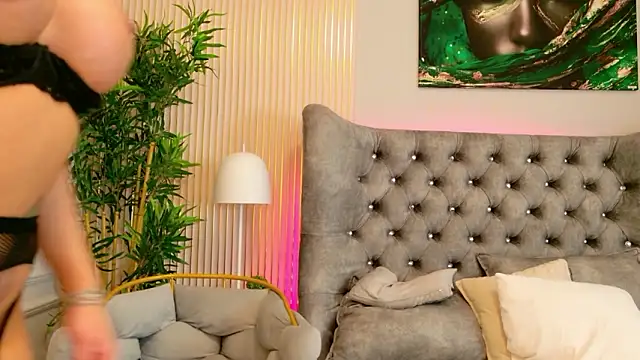 MeganXDesire's cam snapshot