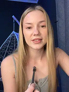 MilaMoone live sex cam