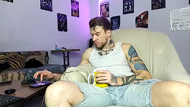 Huntall77 live sex cam