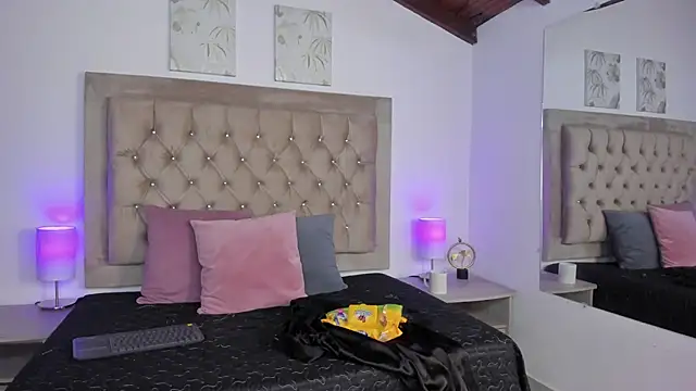 KristalFoxx's cam snapshot