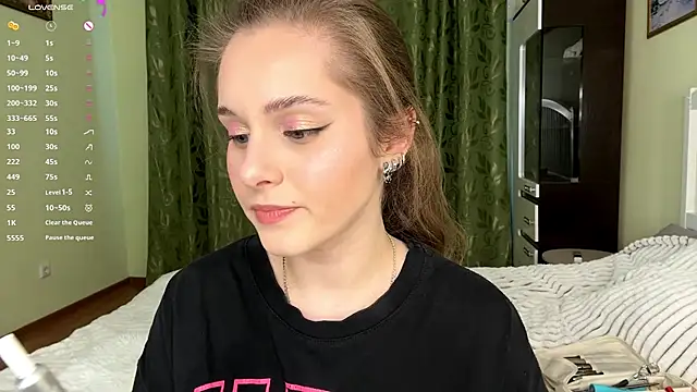 MiaBlanko's cam snapshot