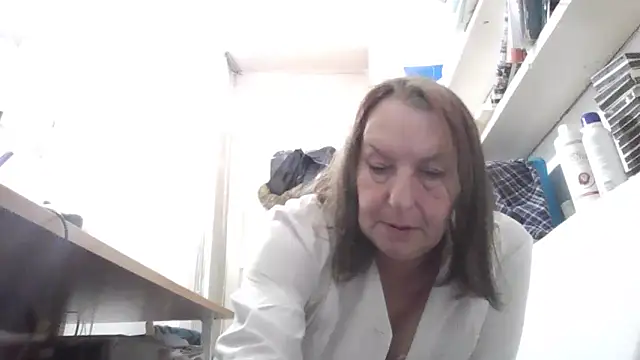 AnnaLive570's cam snapshot