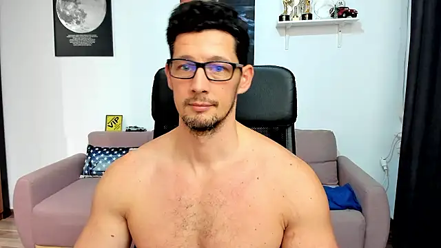 BrutusK08 live sex cam