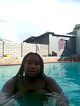 YummyLips19's cam snapshot