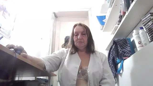 AnnaLive570's cam snapshot