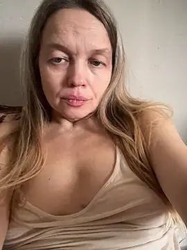 Suzanele's cam snapshot